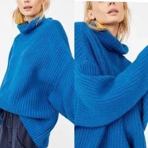 Free People Swim too deep Blue sweater size M